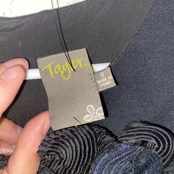 💖TAYLOR💖 rosette detail flared dress - Picture 6 of 6